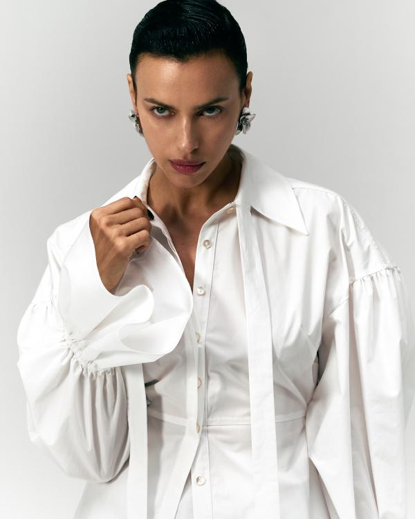 Irina-Shayk-Resort-2027